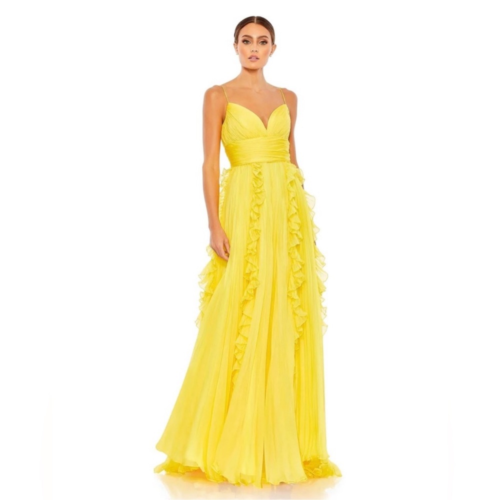 Mac Dougal maxi chiffon gown .brand new with tags.size 0 yellow color